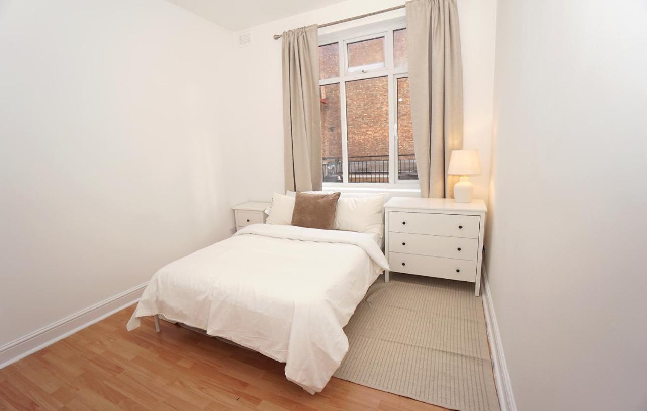 Stylish Retreat By Aresti Hotels Londres Extérieur photo